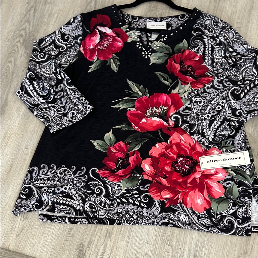 Alfred Dunner Black and Red Floral Paisley Long Sleeve Top - Picture 3 of 13